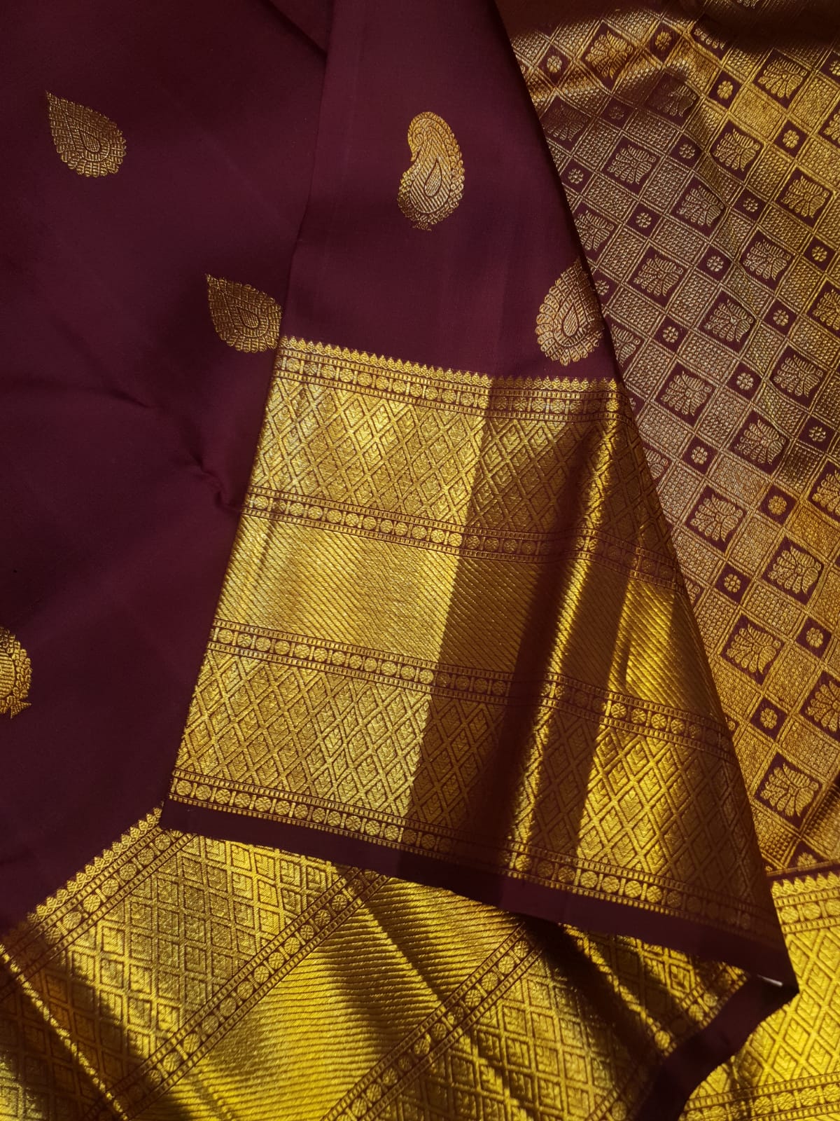 Maroon Kanchipuram Handloom 2G Gold Pattu Silk Saree