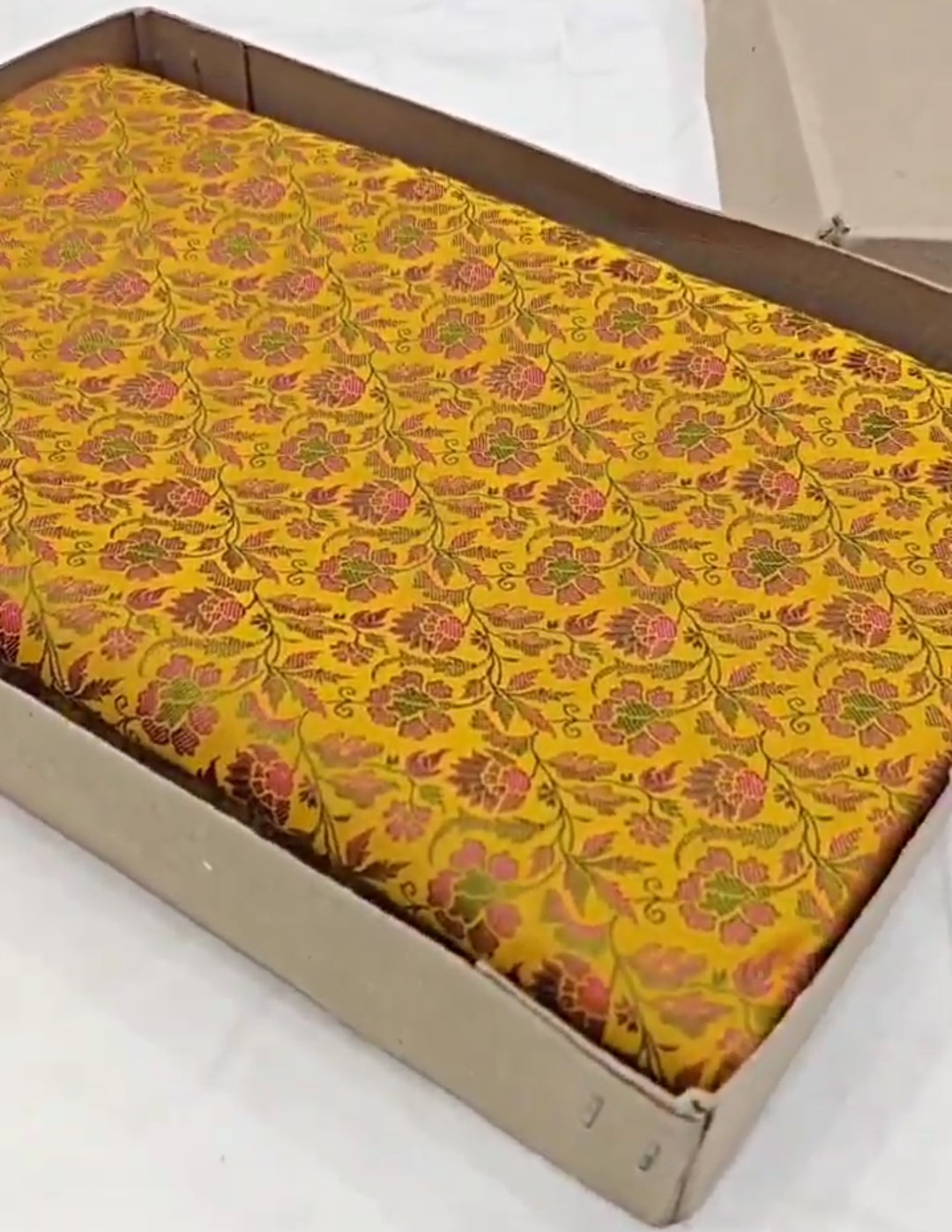 Gold Banarasi Semi Katan Silk Tanchoi Brocade Saree
