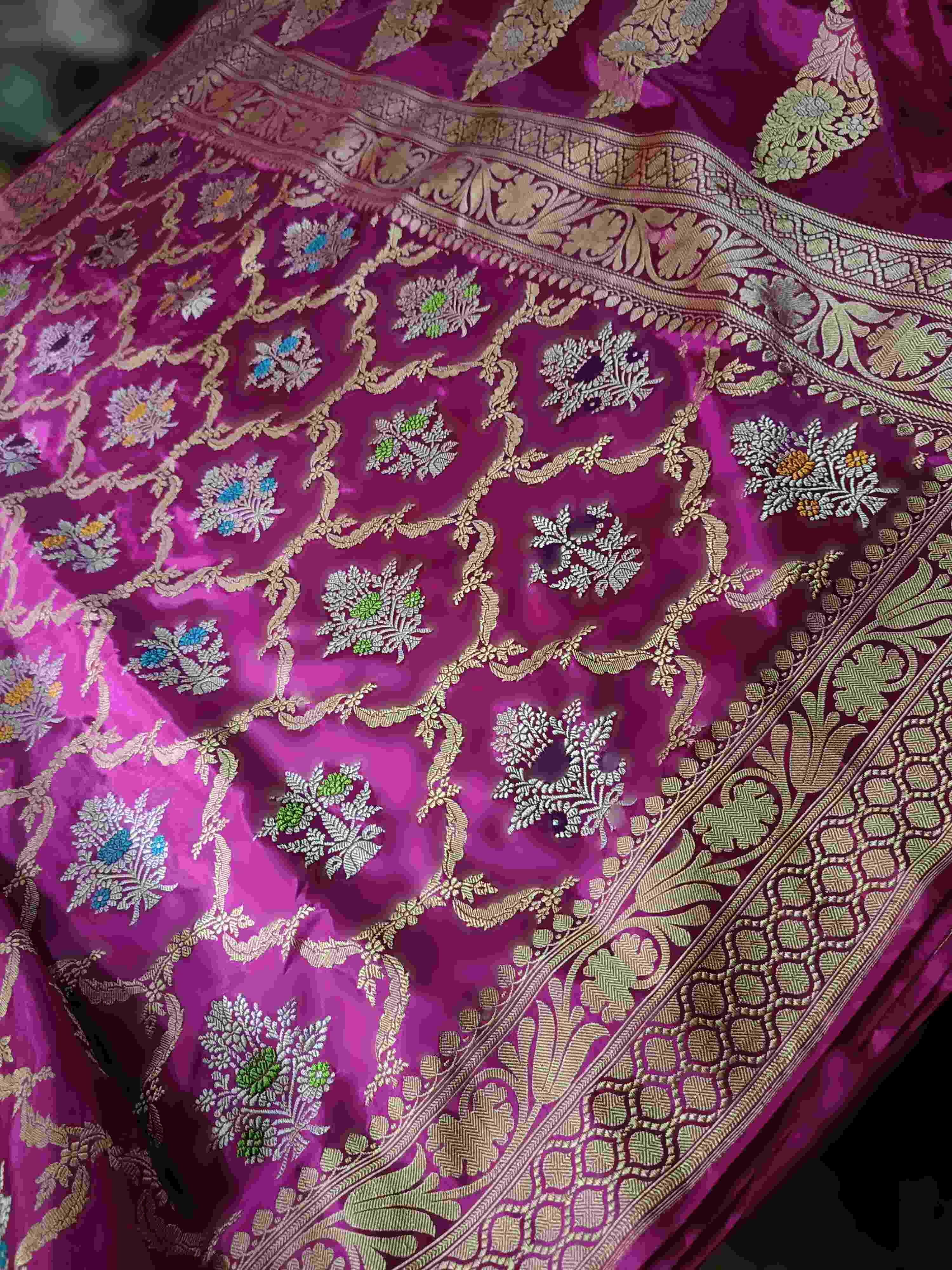 Dual Tone Magenta Banarasi Handloom Katan Silk Saree