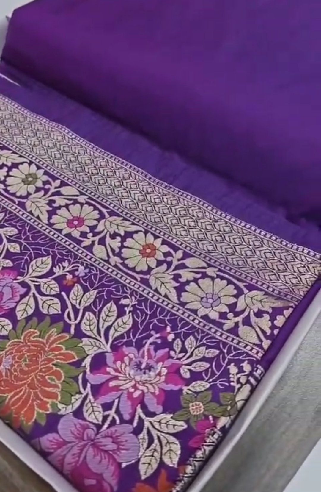 Lilac Banarasi Semi Katan Silk Tilfi Meenakari Saree