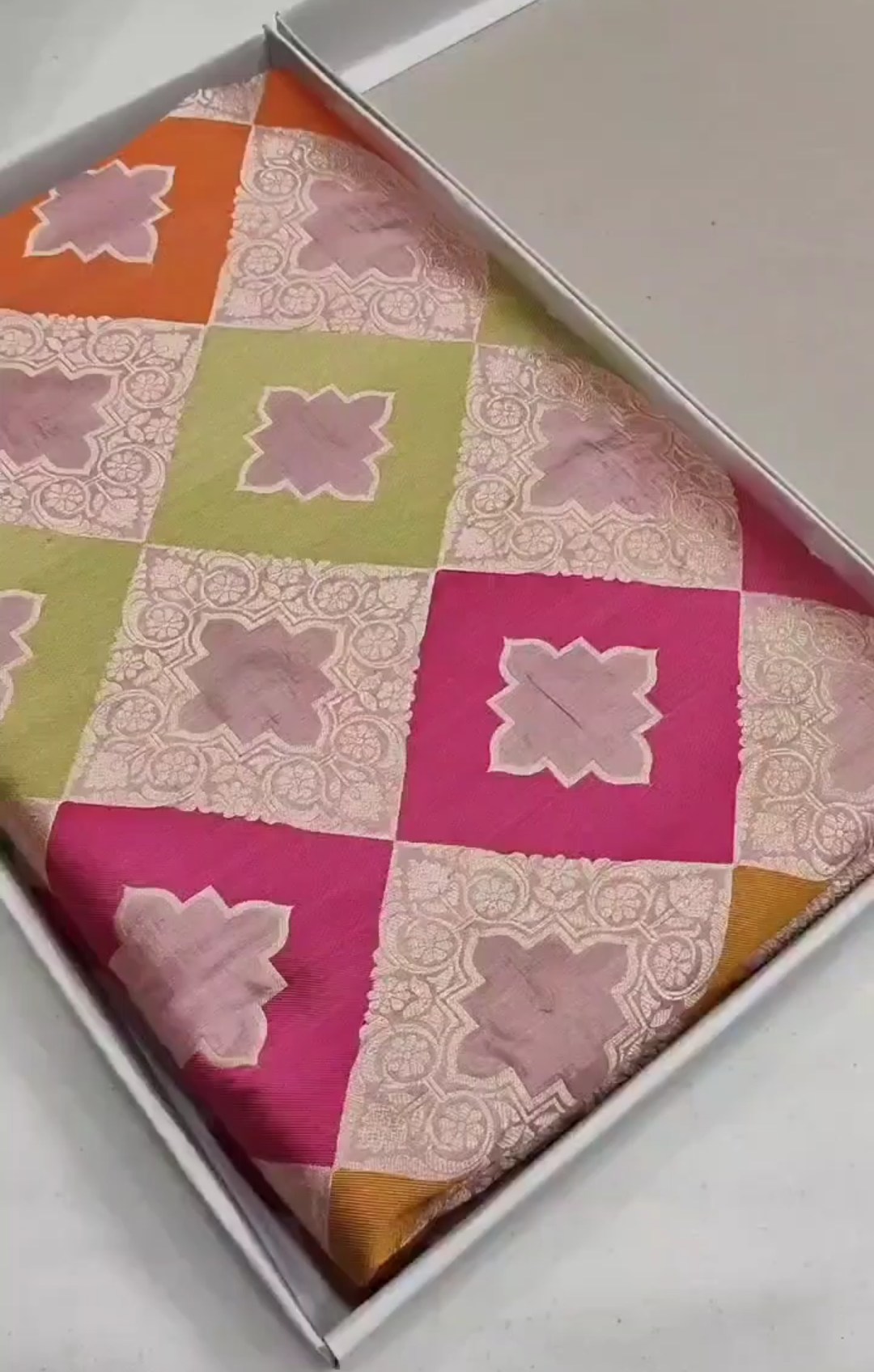 Lavender Banarasi Handloom Katan Silk Rangkaat Meenakari Saree