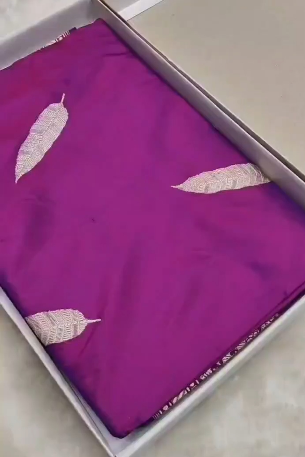 Dual Tone Lilac Banarasi Handloom Katan Silk Meenakari Saree