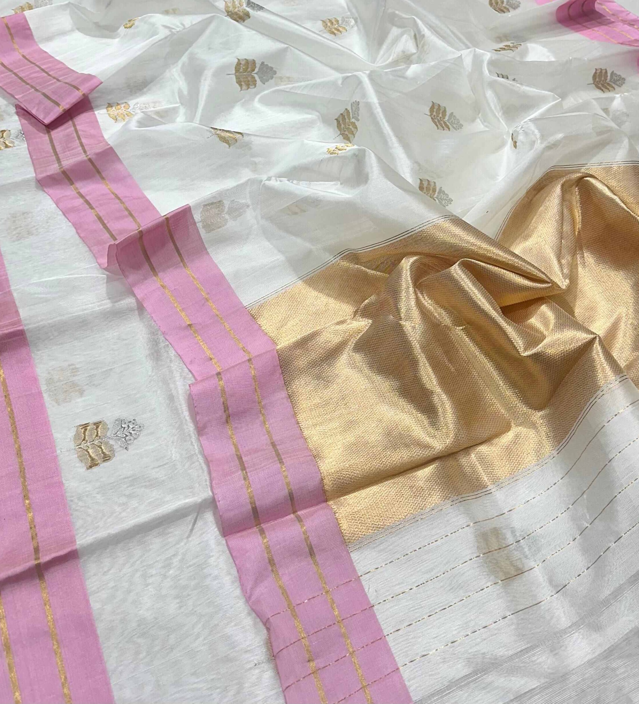 White Chanderi Handloom Pattu Silk Eknal Buttas Saree