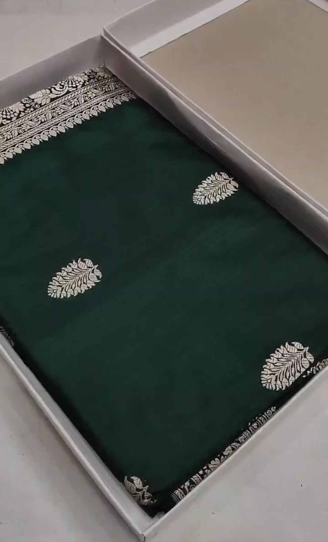 Dark Green Banarasi Handloom Katan Silk Saree